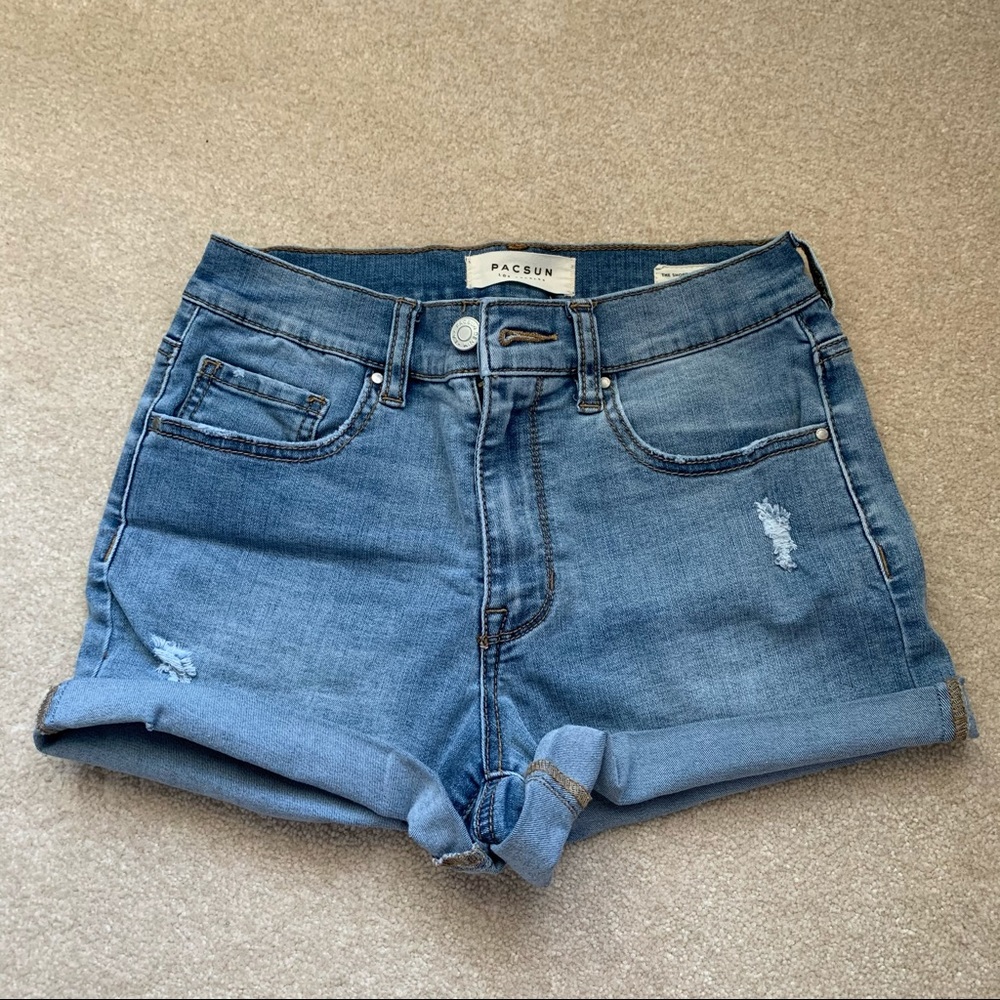 High-rise denim short